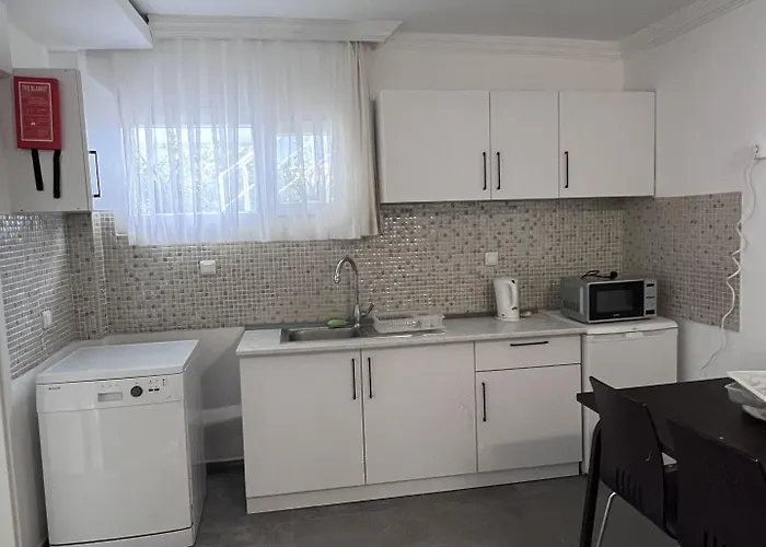 Luna Bed & Breakfast 4*